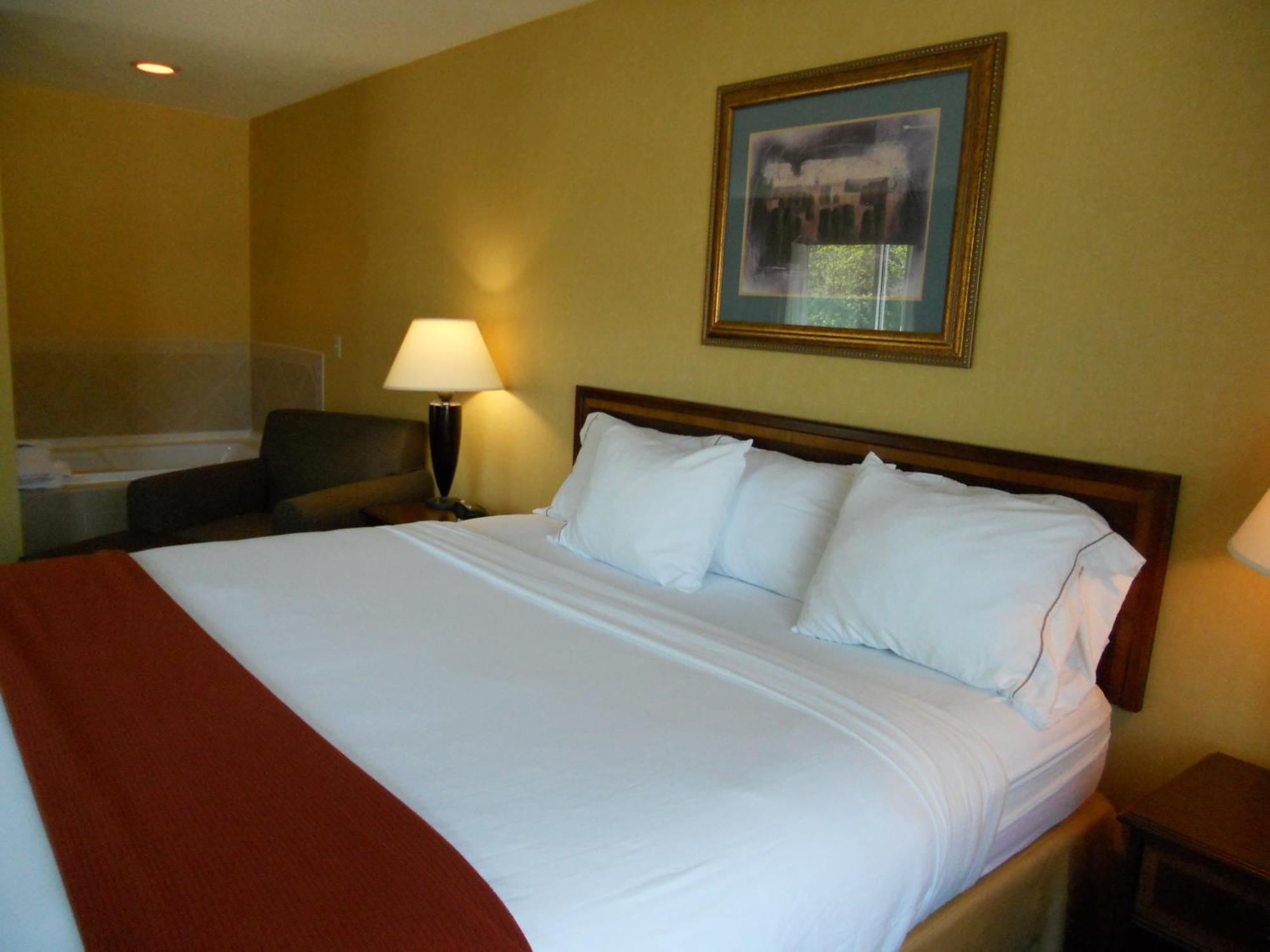 Holiday Inn Express And Suites Hazard By Ihg Exterior photo